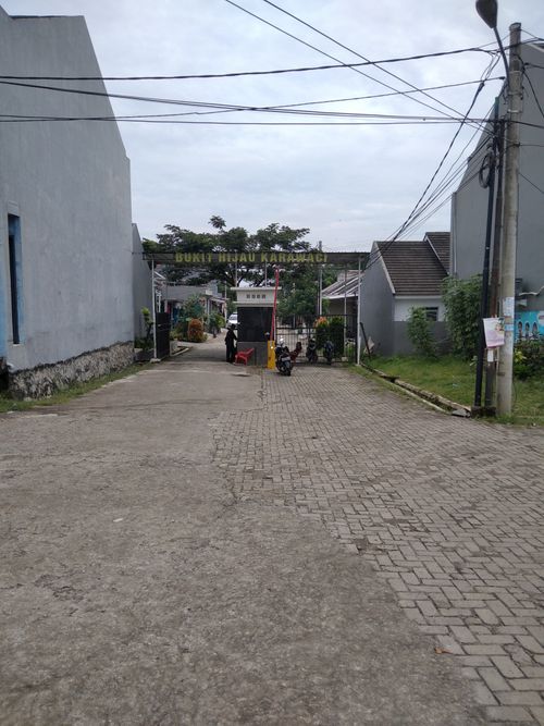 foto gerbang perumahan BUKIT HIJAU KARAWACI