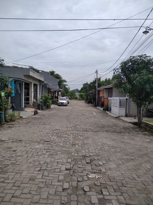 foto posisi tengah perumahan BUKIT HIJAU KARAWACI