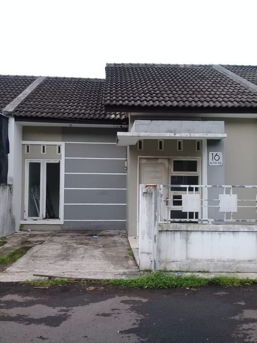 foto tampak rumah tipe 56 perumahan PERMATA CIKURUBUK REGENCY