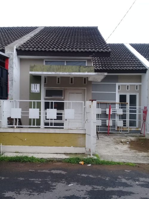 foto tampak rumah tipe 66 perumahan PERMATA CIKURUBUK REGENCY