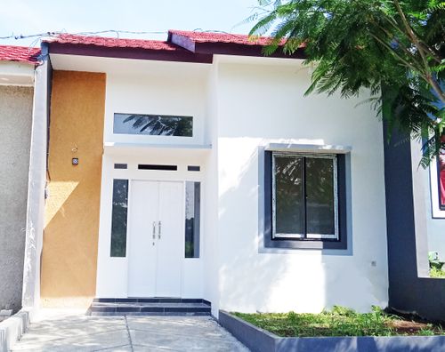 foto tampak rumah tipe 34/70 perumahan BUKIT CIKERETEG INDAH