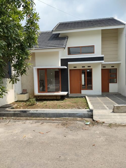 foto tampak rumah tipe 70 perumahan Pesona Ciganitri 1