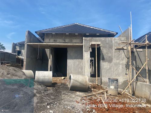 foto tampak rumah tipe Meranti 42 perumahan BSB Village Lokka Kayon
