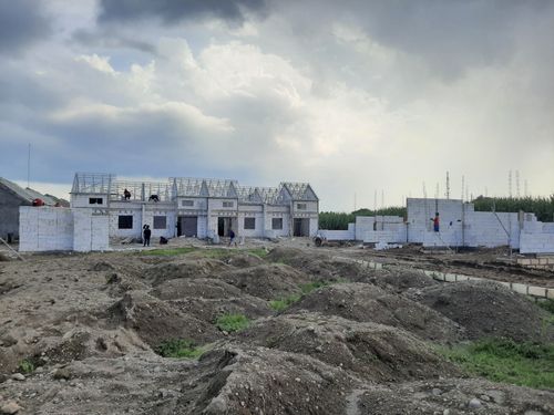 foto posisi tengah perumahan GRIYA BUMI SEDAYU 1 BRANGGAHAN TAHAP 2