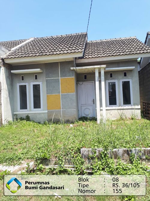 foto tampak rumah tipe 36/105 perumahan Perumnas Bumi Gandasari