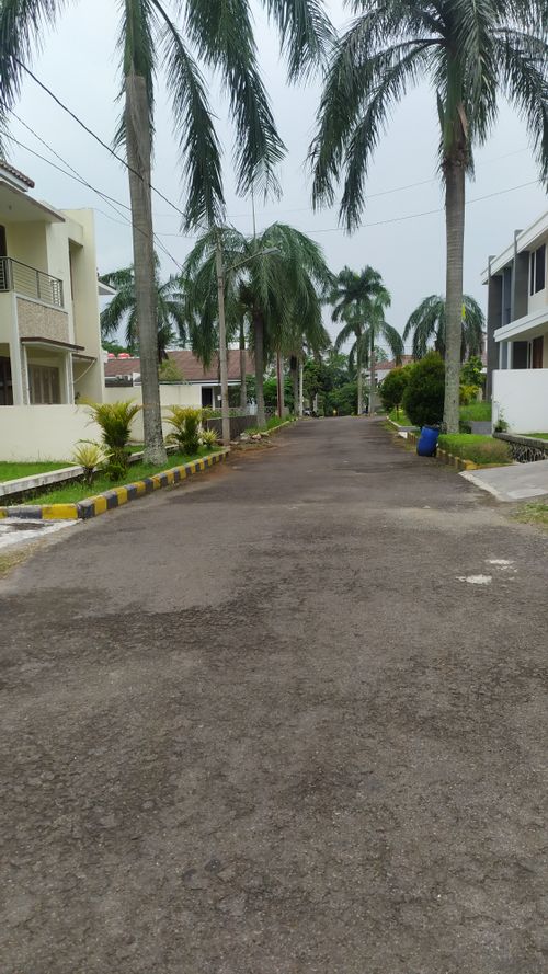foto posisi tengah perumahan Raffles Residence