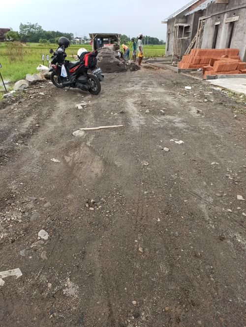 foto posisi tengah perumahan GRIYA AMANAH DELANGGU