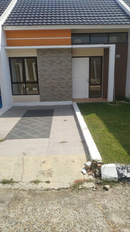foto tampak rumah tipe E - 16 / 38 perumahan ARGENTINA RESIDENCE