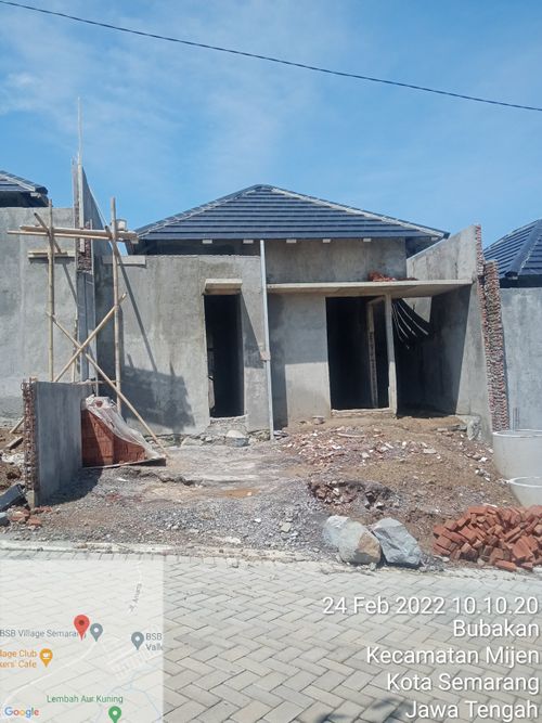 foto tampak rumah tipe Meranti 42 perumahan BSB Village Lokka Kayon