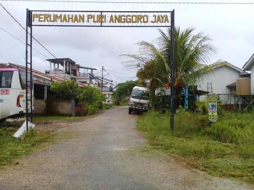 foto gerbang perumahan PURI ANGGORO JAYA TANJUNG
