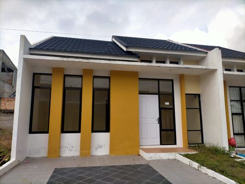 foto tampak rumah tipe A 06 perumahan GRAND SUNAN GIRI