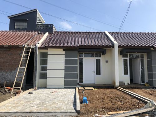 foto tampak rumah tipe 36 perumahan de Botanica - Cimahpar