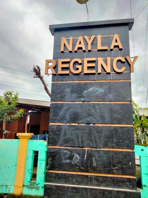 foto gerbang perumahan NAYLA REGENCY