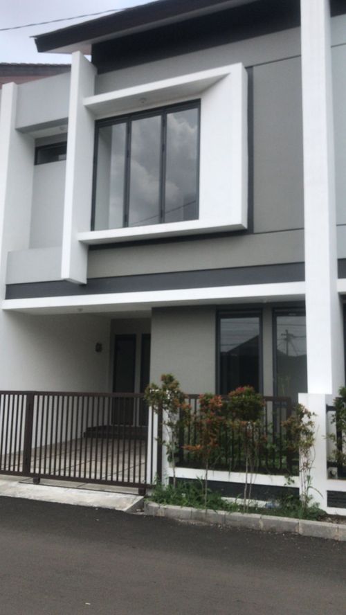 foto tampak rumah tipe 121/78 perumahan BUMI MAS KENCANA