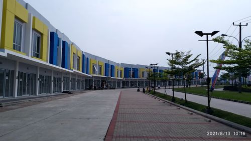 foto gerbang perumahan RUKO PARK LANE