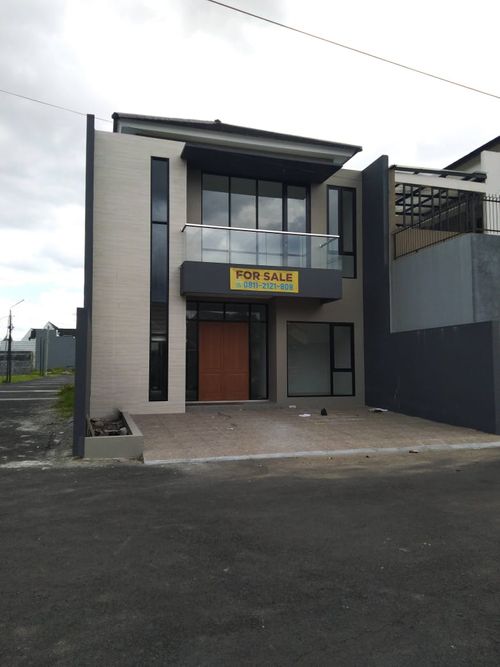 foto tampak rumah tipe 120 perumahan PERMATA REGENCY HZ