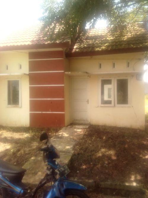 foto tampak rumah tipe 30/86 perumahan Puri Cendana