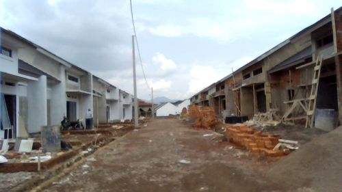 foto posisi tengah perumahan PUNCAK MANIS NAGRAK