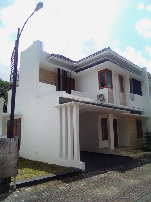 foto tampak rumah tipe LOTUS perumahan Ndalem Andaru Banteng