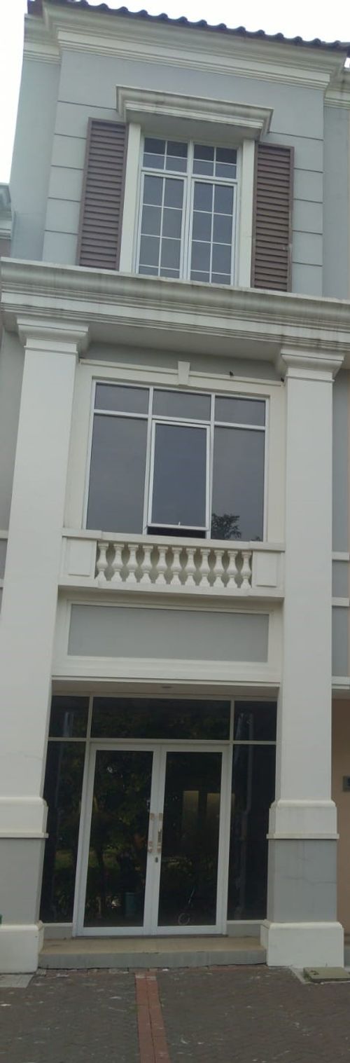 foto tampak rumah tipe RUKO PARAMOUNT SQUARE perumahan PARAMOUNT VILLAGE SEMARANG