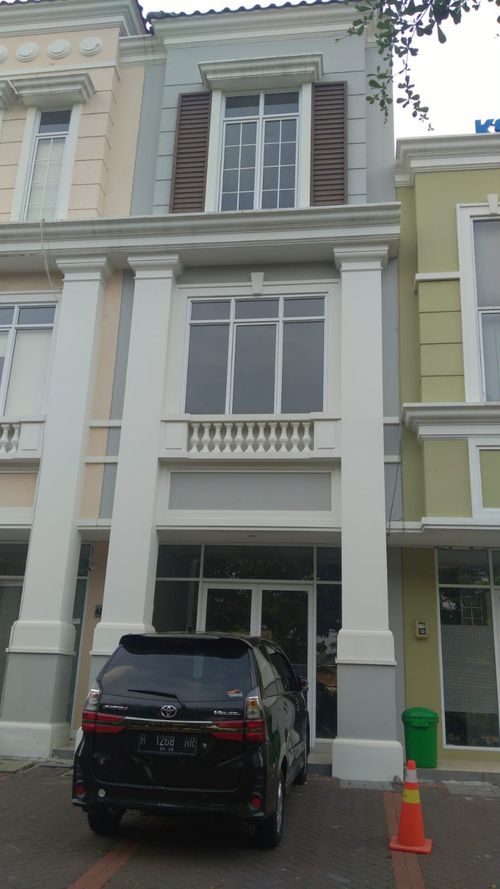 foto tampak rumah tipe RUKO PARAMOUNT SQUARE perumahan PARAMOUNT VILLAGE SEMARANG
