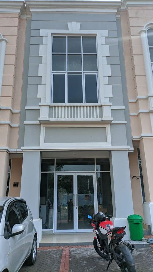 foto tampak rumah tipe RUKO PARAMOUNT SQUARE perumahan PARAMOUNT VILLAGE SEMARANG