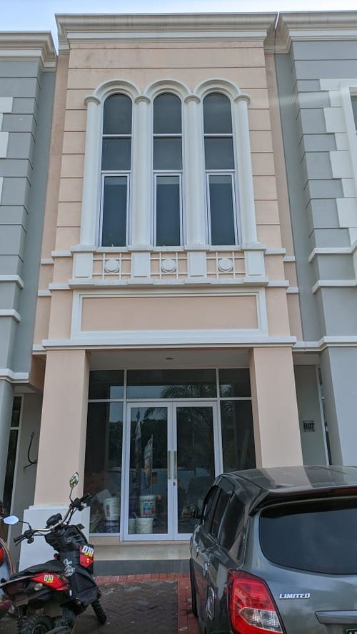 foto tampak rumah tipe RUKO PARAMOUNT SQUARE perumahan PARAMOUNT VILLAGE SEMARANG