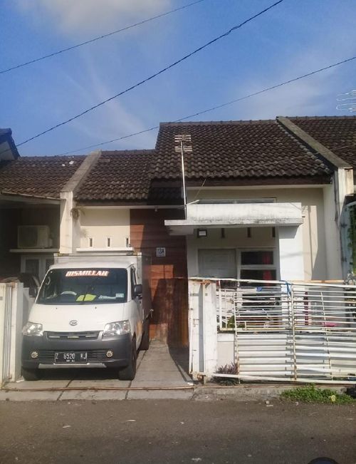 foto tampak rumah tipe 50 perumahan PERMATA CIKURUBUK REGENCY