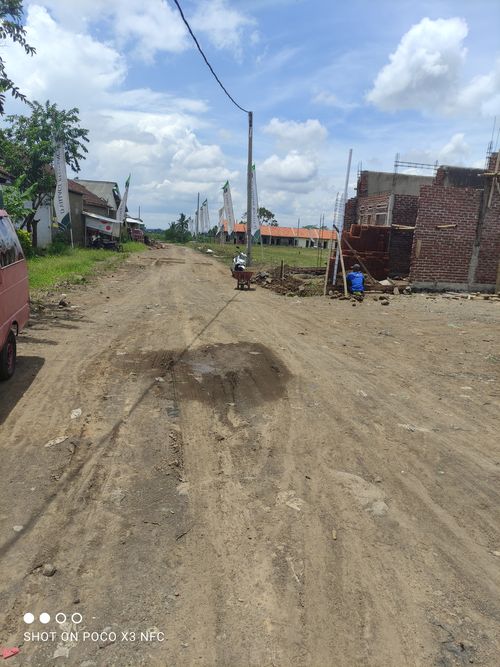 foto posisi tengah perumahan D VILLAGE RESIDENCE NAGARASARI