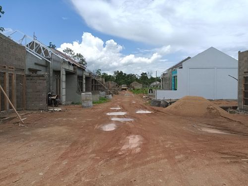 foto posisi tengah perumahan MIARI RESIDENCE 12