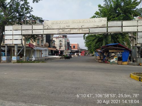 foto gerbang perumahan PASAR FAMILY