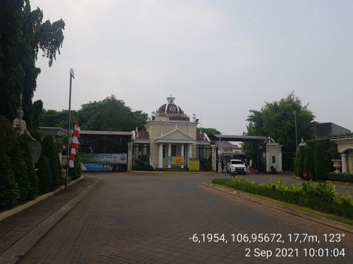 foto gerbang perumahan PERUM ROYAL RESIDENCE