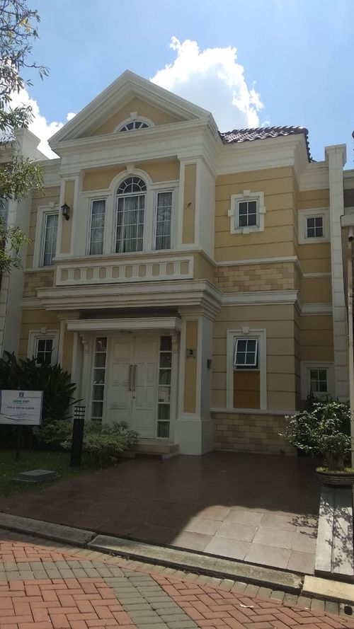 foto tampak rumah tipe PARAMOUNT VILLAGE perumahan PARAMOUNT VILLAGE SEMARANG