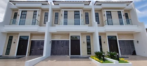 foto tampak rumah tipe 140/156 perumahan Cendrawasih Mansion