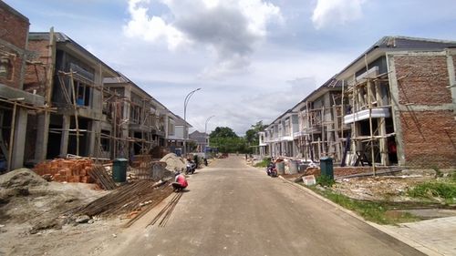 foto posisi tengah perumahan KEMANG PERMATA