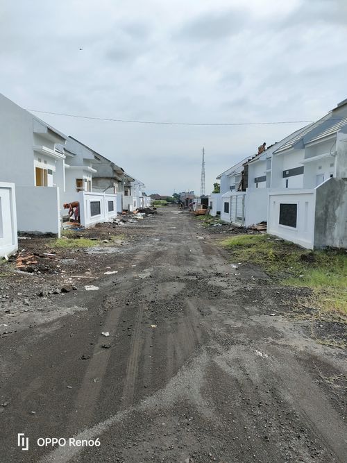 foto posisi tengah perumahan PESONA PURI KEDATON