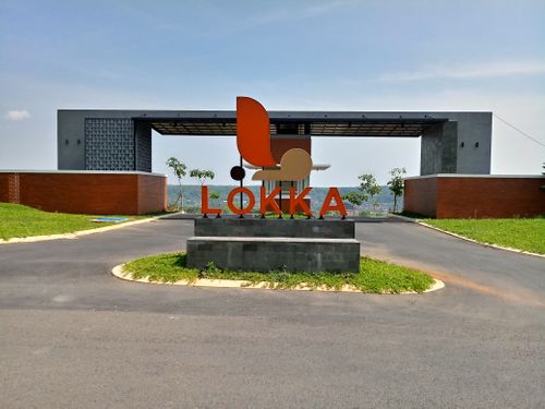 foto gerbang perumahan BSB VILLAGE CLUSTER LOKKA