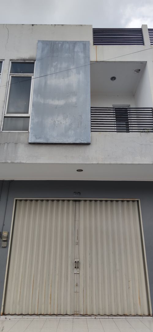 foto tampak rumah tipe RUKO 2 LANTAI KAV 20 perumahan MUTIARA UNGARAN SQUARE