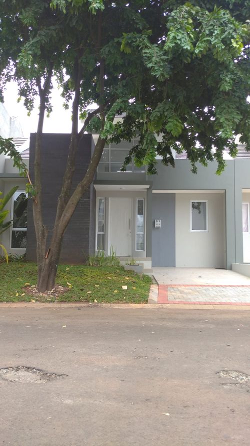 foto tampak rumah tipe SAVANA perumahan ORIANA PERMATA BINTARO JAYA