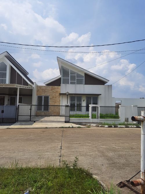 foto tampak rumah tipe Dalmere perumahan NUSA INDAH RESIDENCE