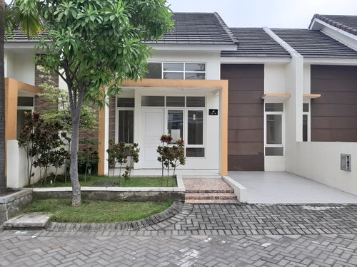 foto tampak rumah tipe 68/112m2 perumahan GRAND ROYAL REGENCY