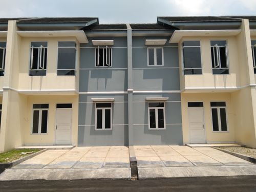 foto tampak rumah tipe 81-2 perumahan Anggrek Permai