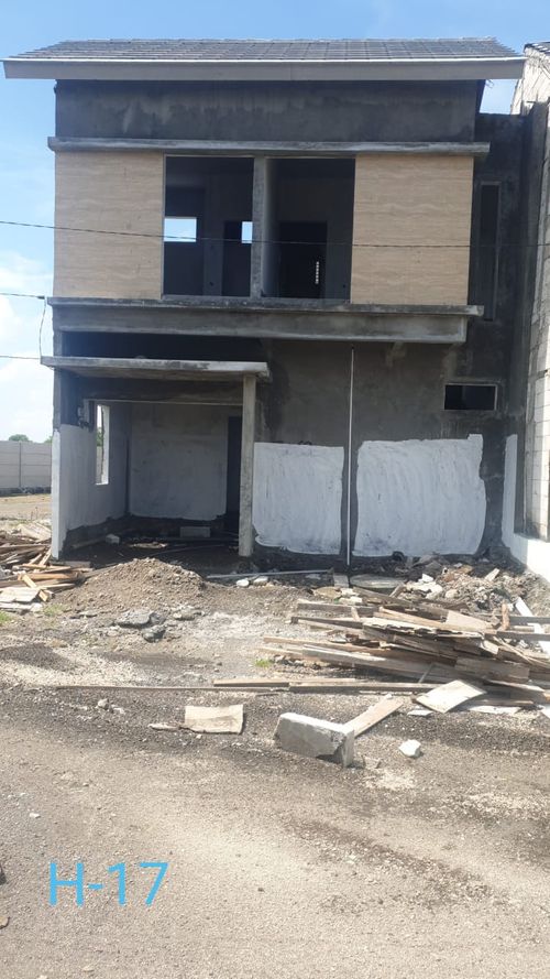 foto tampak rumah tipe MADRID (H-17) perumahan The Anvaya Juanda