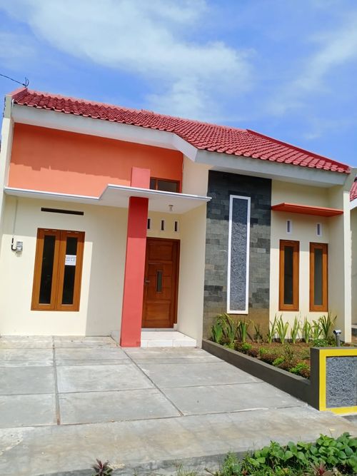 foto tampak rumah tipe 45/90 perumahan New Grand Residence Karangsari