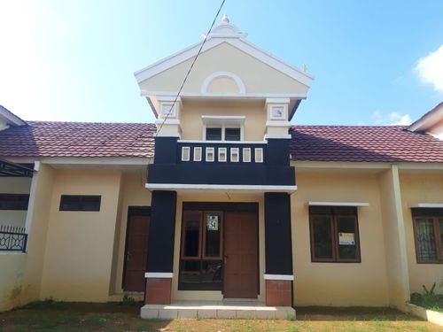 foto tampak rumah tipe 82/180 perumahan GOLDEN LAND SEJOHOR