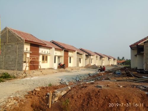 foto tampak rumah tipe 30/72 perumahan Puri Cendana