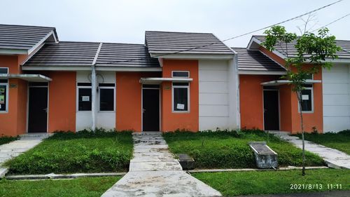 foto tampak rumah tipe LILY perumahan SPRING VIEW (CITRA MAJA RAYA JO)