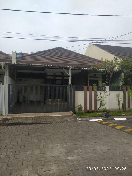 foto tampak rumah tipe 151/242 perumahan BATUNUNGGAL INDAH ESTATE LESTARI H