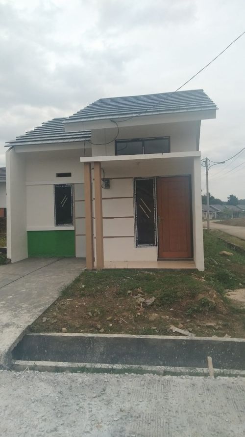 foto tampak rumah tipe 34/75 perumahan Pesona Jati Indah Cibungur