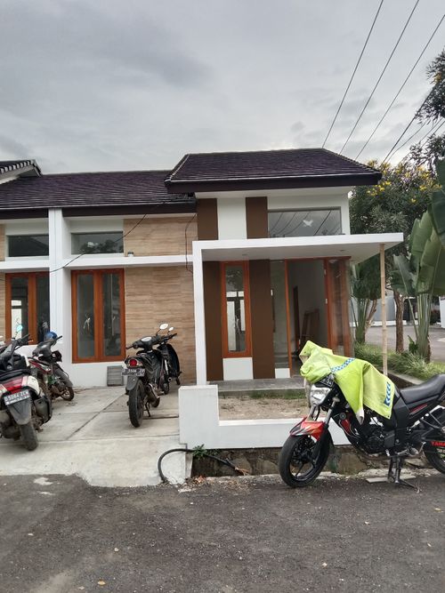 foto tampak rumah tipe 50/122 perumahan PERUMAHAN MENARA LASWI